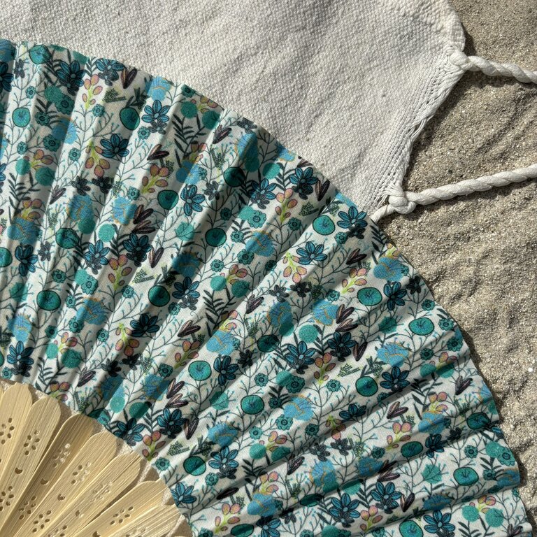 Éventail personnalisé en tissu à petites fleurs bleu turquoise Éventail personnalisé en tissu à petites fleurs bleu turquoise