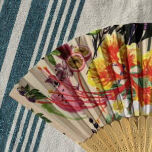 Éventail personnalisé en tissu à motifs colibris et fleurs tropicales