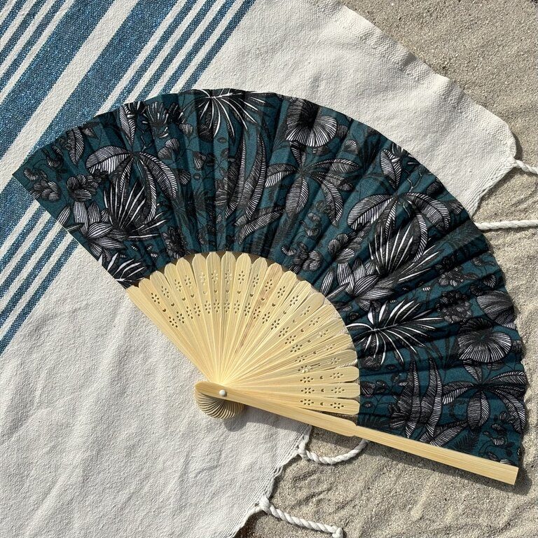 Éventail personnalisé en tissu à motif tropical et fleurs noires Éventail personnalisé en tissu à motif tropical et fleurs noires