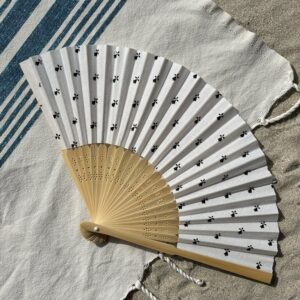 Éventail personnalisé en tissu breton avec hermines noires