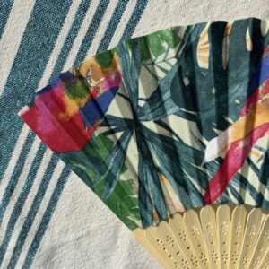 Éventail personnalisé en tissu au motif tropical perroquets