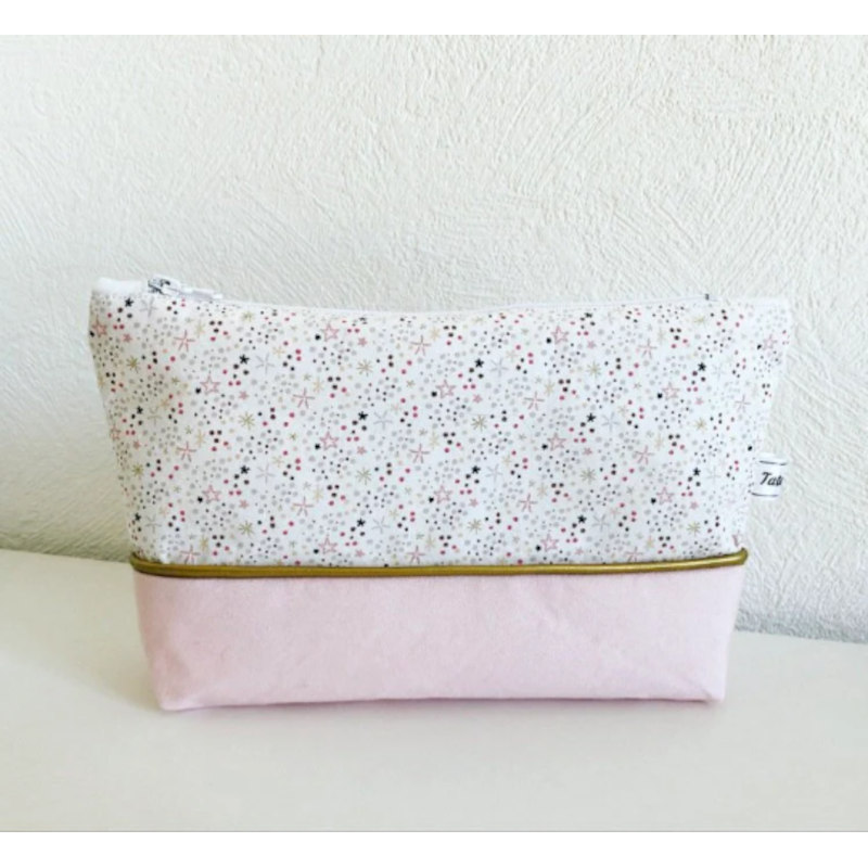 Trousse de toilette bébé en tissu étoilé, base unie. Trousse de toilette bébé en tissu coton à motifs étoiles