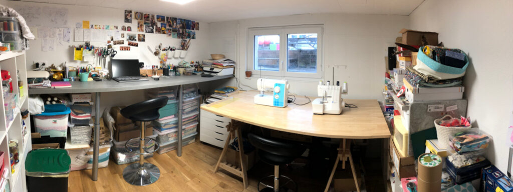 Atelier Tatakréa où sont réalisés des cadeaux personnalisés originaux en bois et tissu